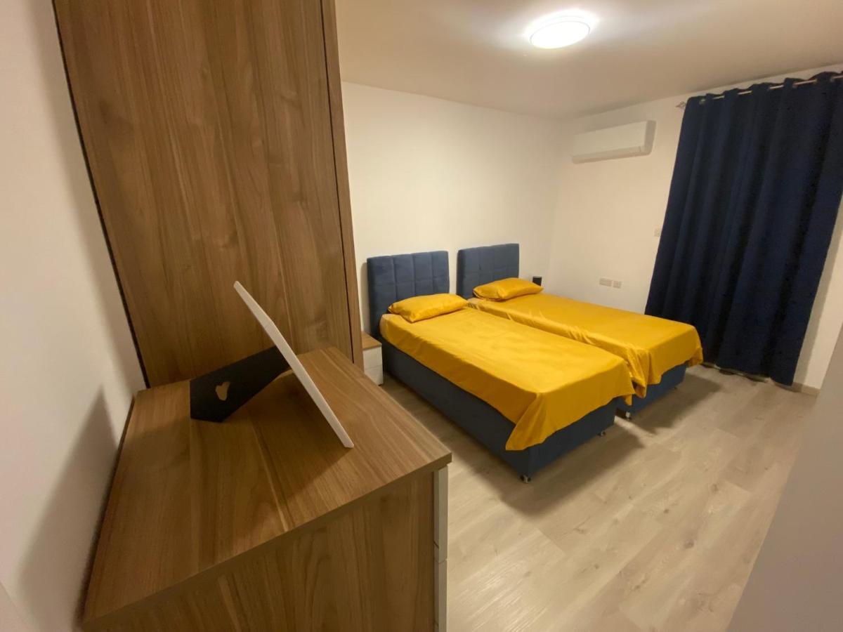 Modern Apartment With Large Outdoor Area - Sleeps 7, Close To Malta International Airport Luqa Luaran gambar