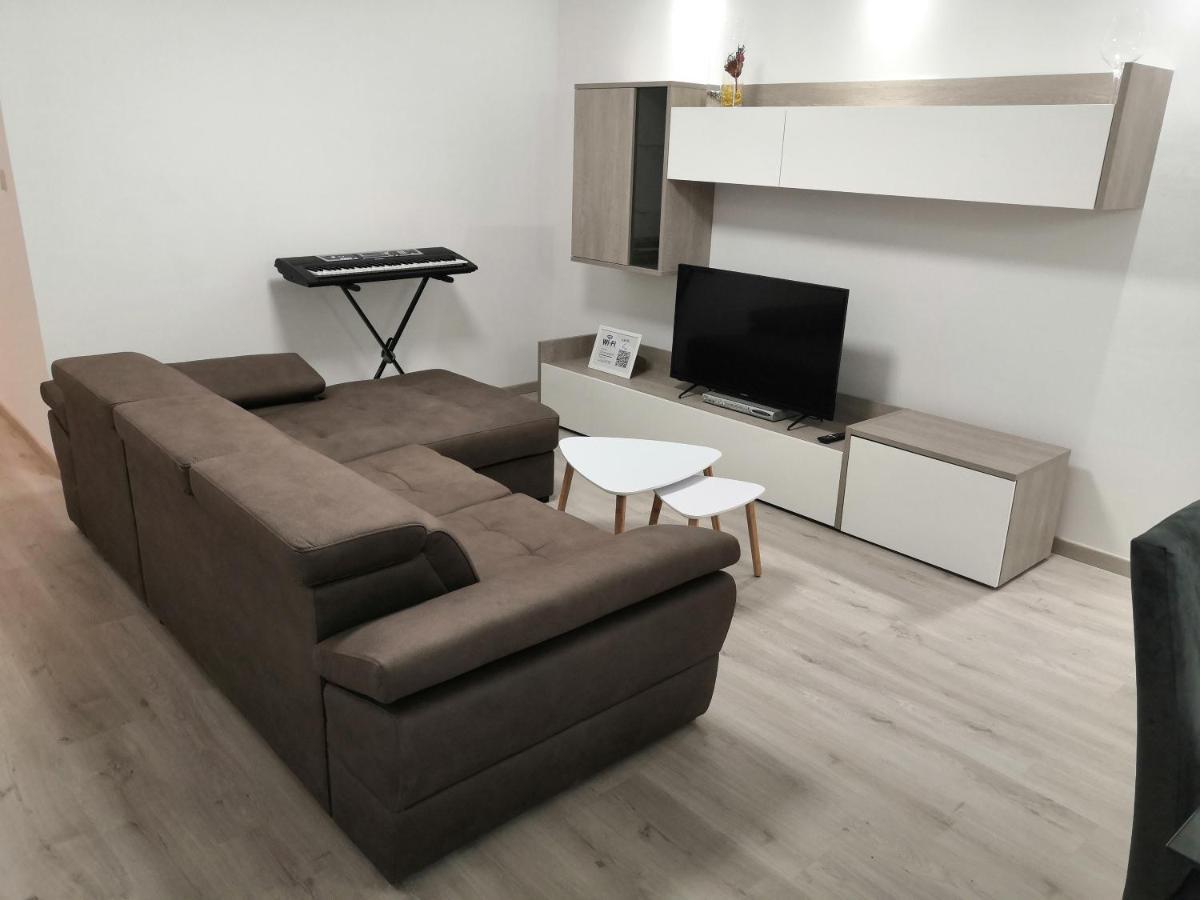 Modern Apartment With Large Outdoor Area - Sleeps 7, Close To Malta International Airport Luqa Luaran gambar