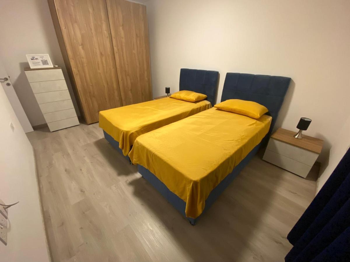 Modern Apartment With Large Outdoor Area - Sleeps 7, Close To Malta International Airport Luqa Luaran gambar